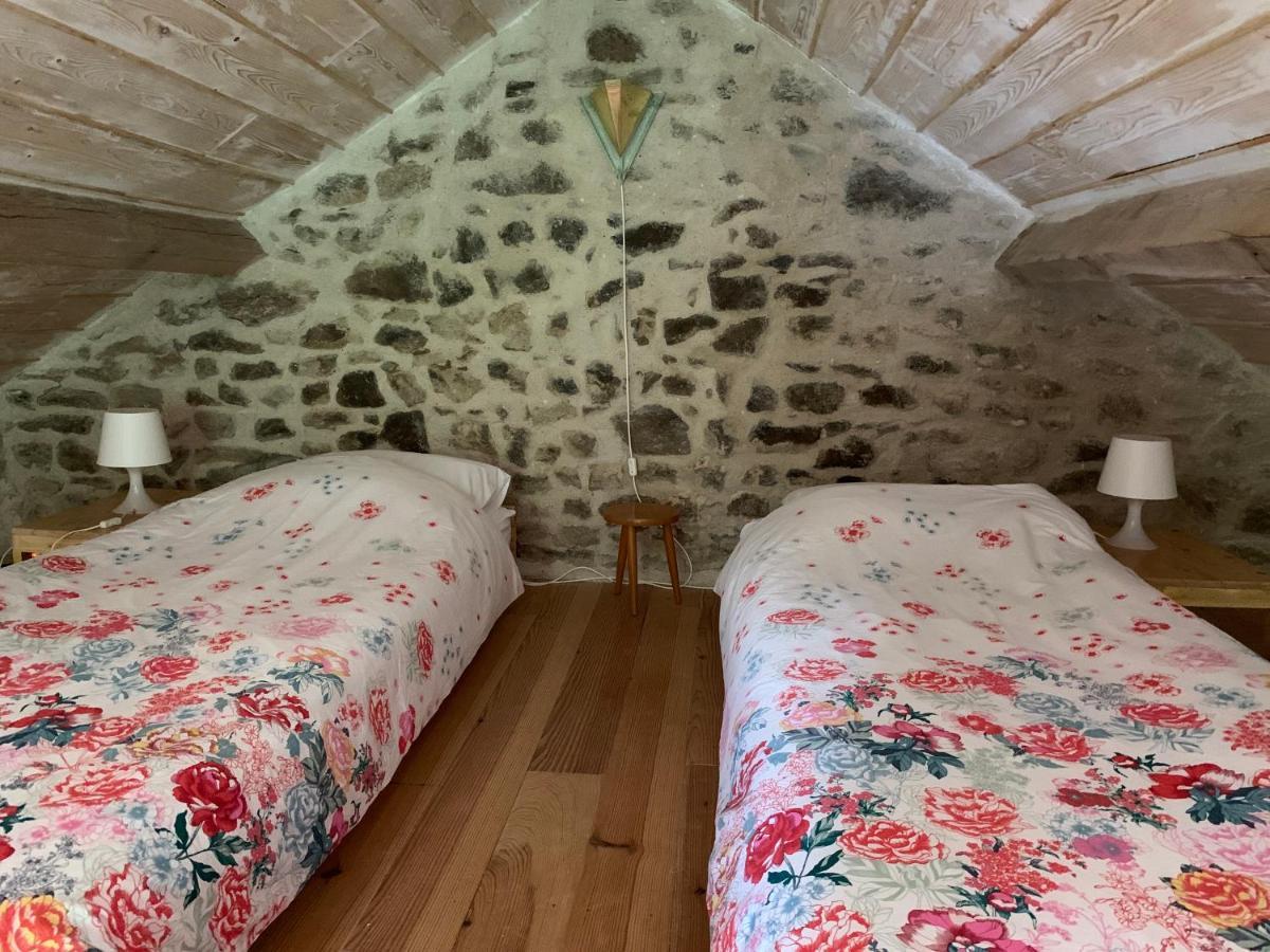 Petite Maison Conjat Saint-Julien-le-Petit Eksteriør bilde